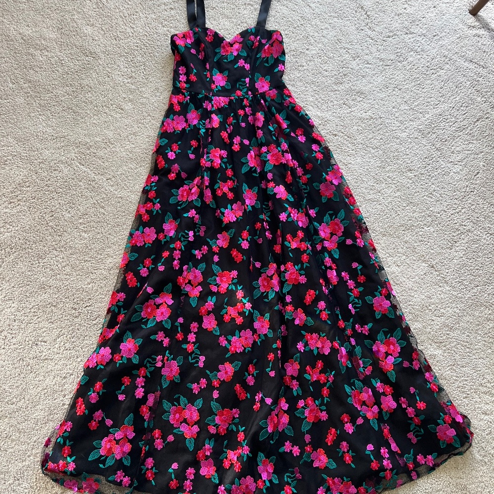 Jules & Cleo Floral Aline Gown with Sweetheart Neckline Size 2